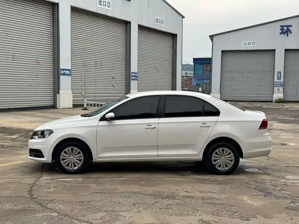 Volkswagen Santana — миниатюра 3
