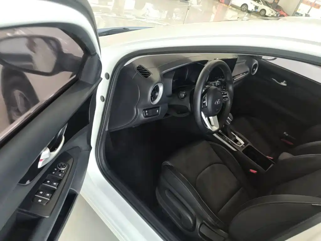 Kia K3 — миниатюра 16