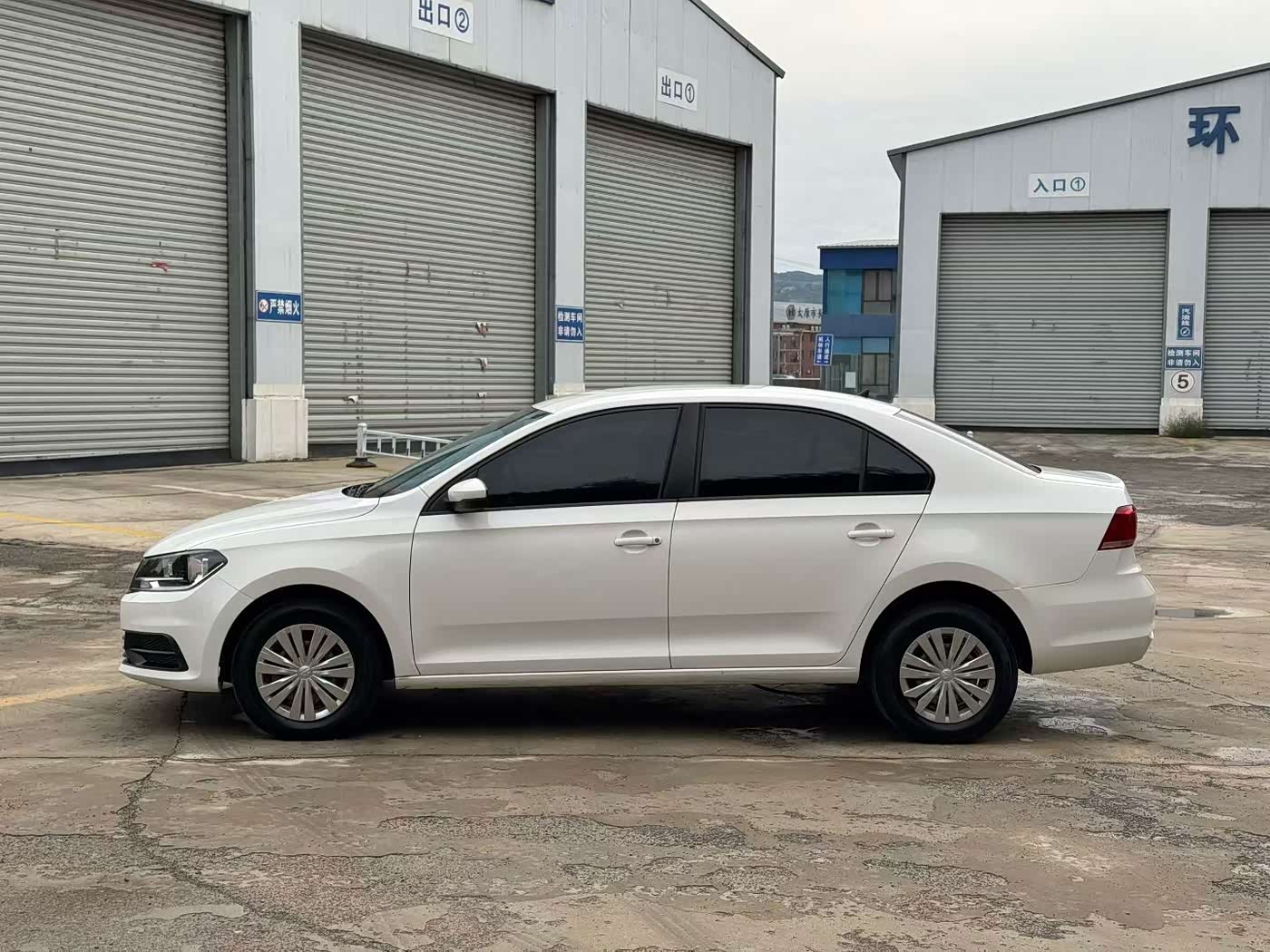 Volkswagen Santana 1.5 л 2021 г. Белый, пробег 40000 км