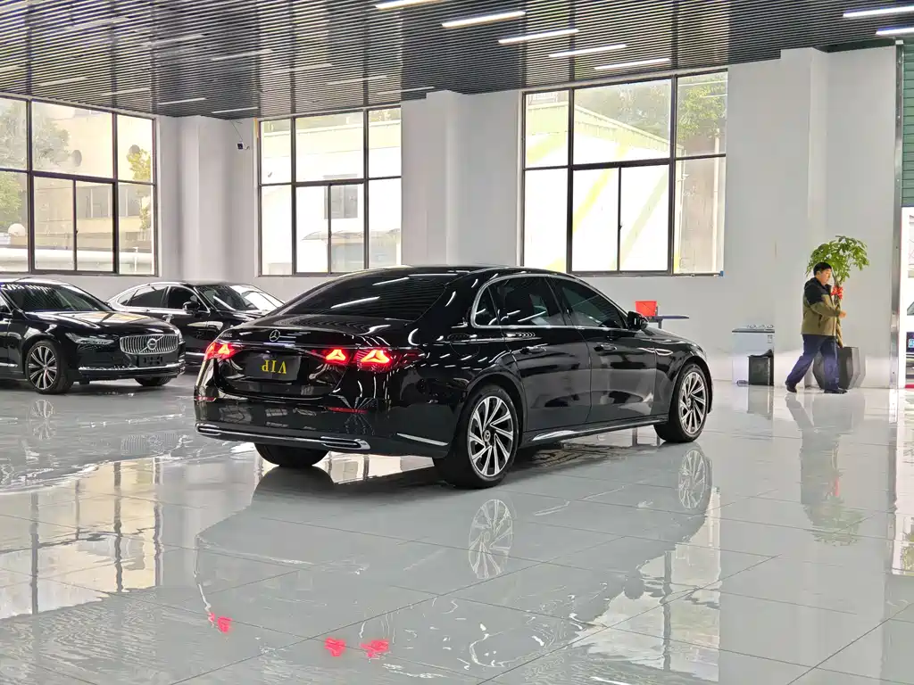 Mercedes-Benz E-Class E 2024 E 300 L Luxury