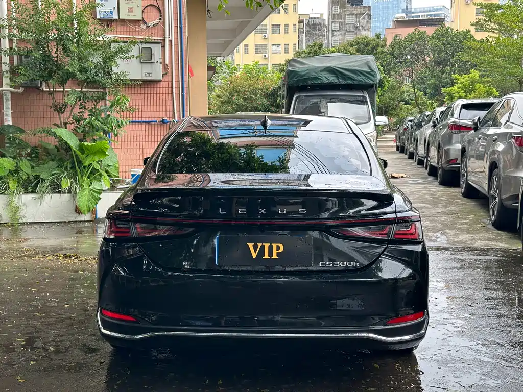 Lexus ES 2025 300h Premium