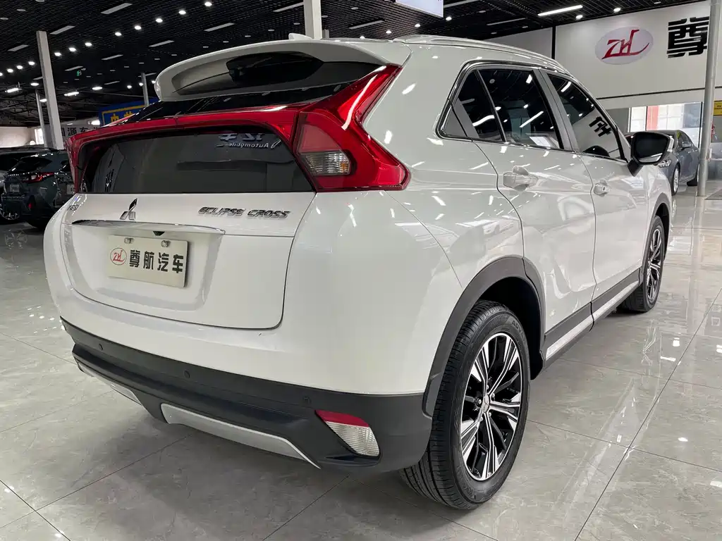 Mitsubishi Eclipse Cross — миниатюра 8