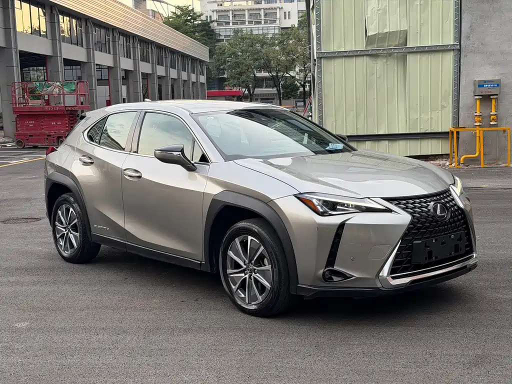 Lexus UX New Energy — миниатюра 3