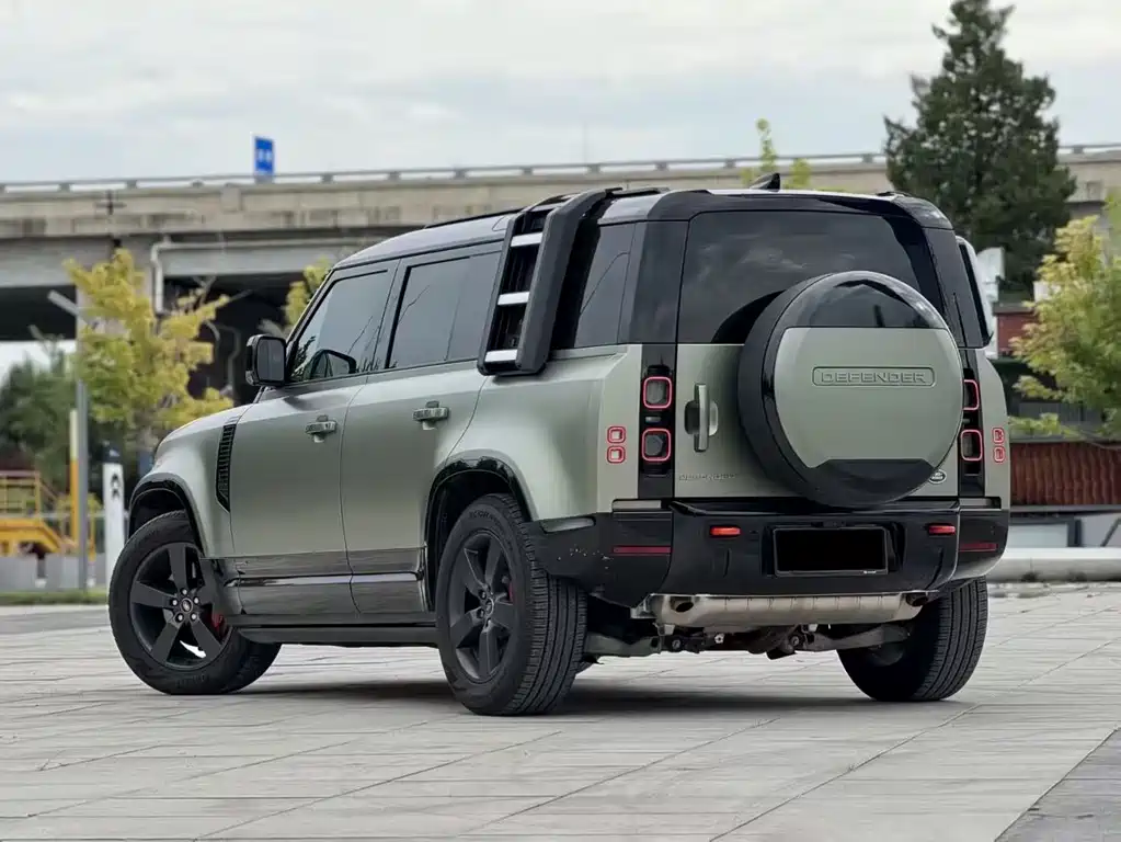 LAND ROVER  DEFENDER