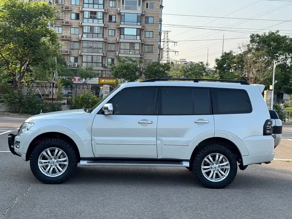 Mitsubishi V97 2018 3.8L AT