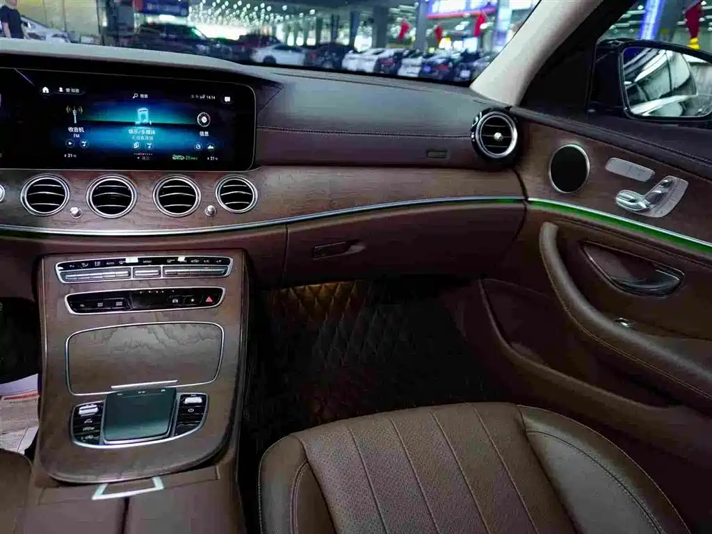 MERCEDES-BENZ E CLASS