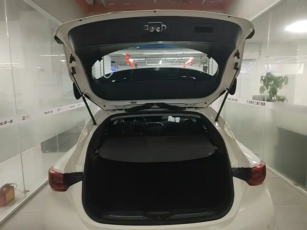 Infiniti QX30 — миниатюра 19