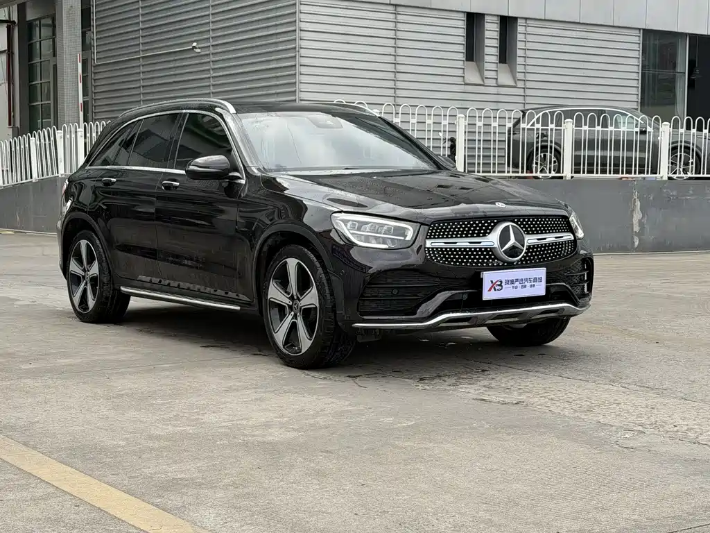 MERCEDES-BENZ GLC