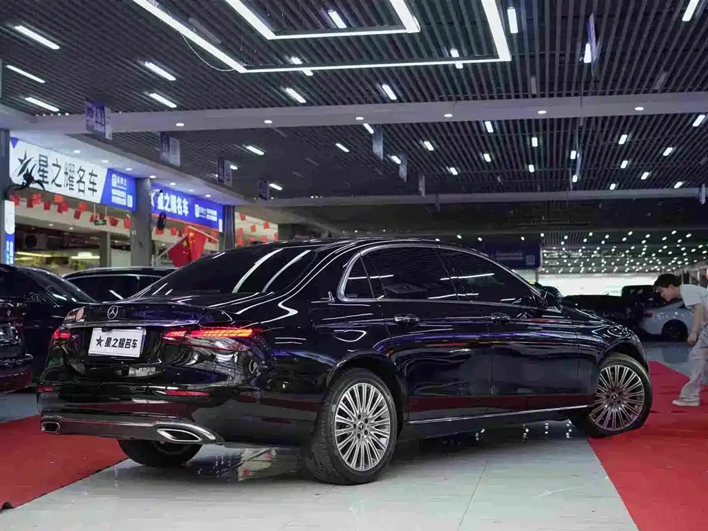 MERCEDES-BENZ E CLASS