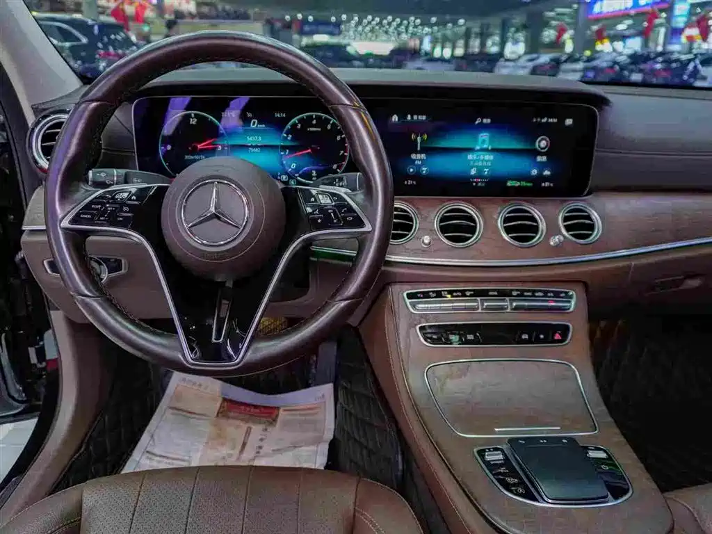 MERCEDES-BENZ E CLASS