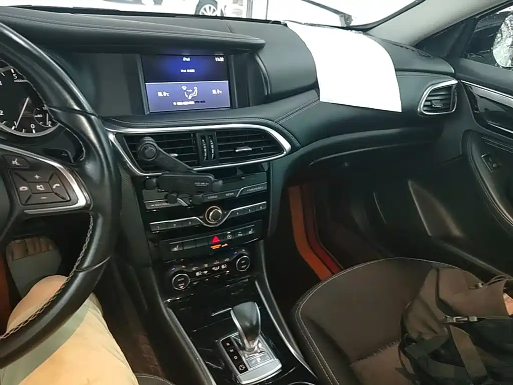 Infiniti QX30 — миниатюра 13