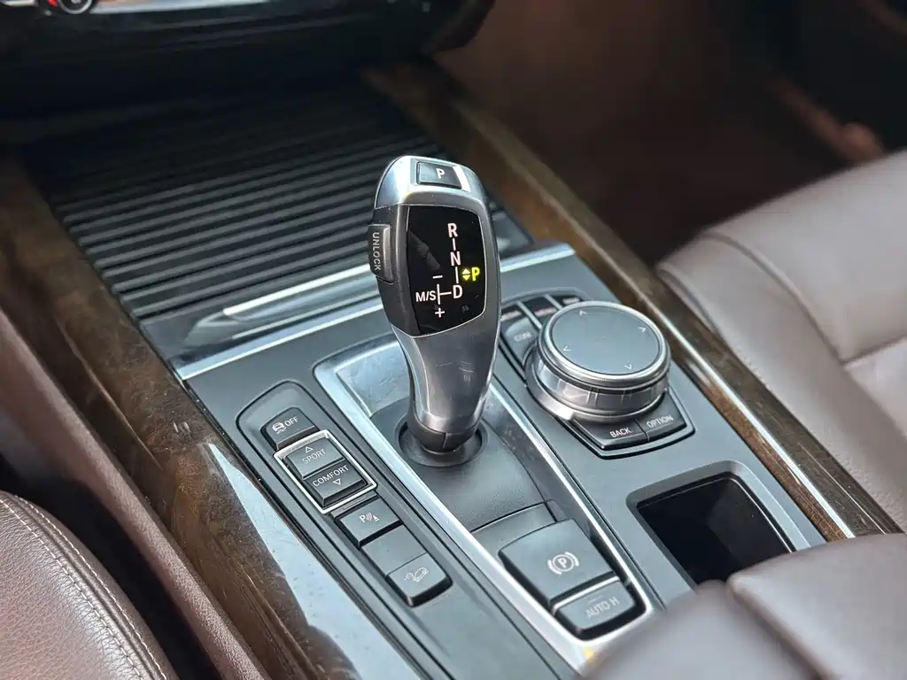 BMW X5 (Import) — миниатюра 11