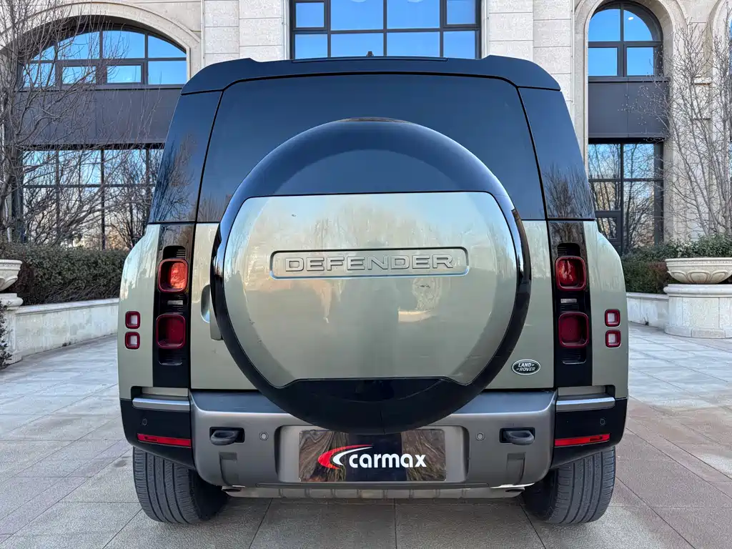 LAND ROVER DEFENDER