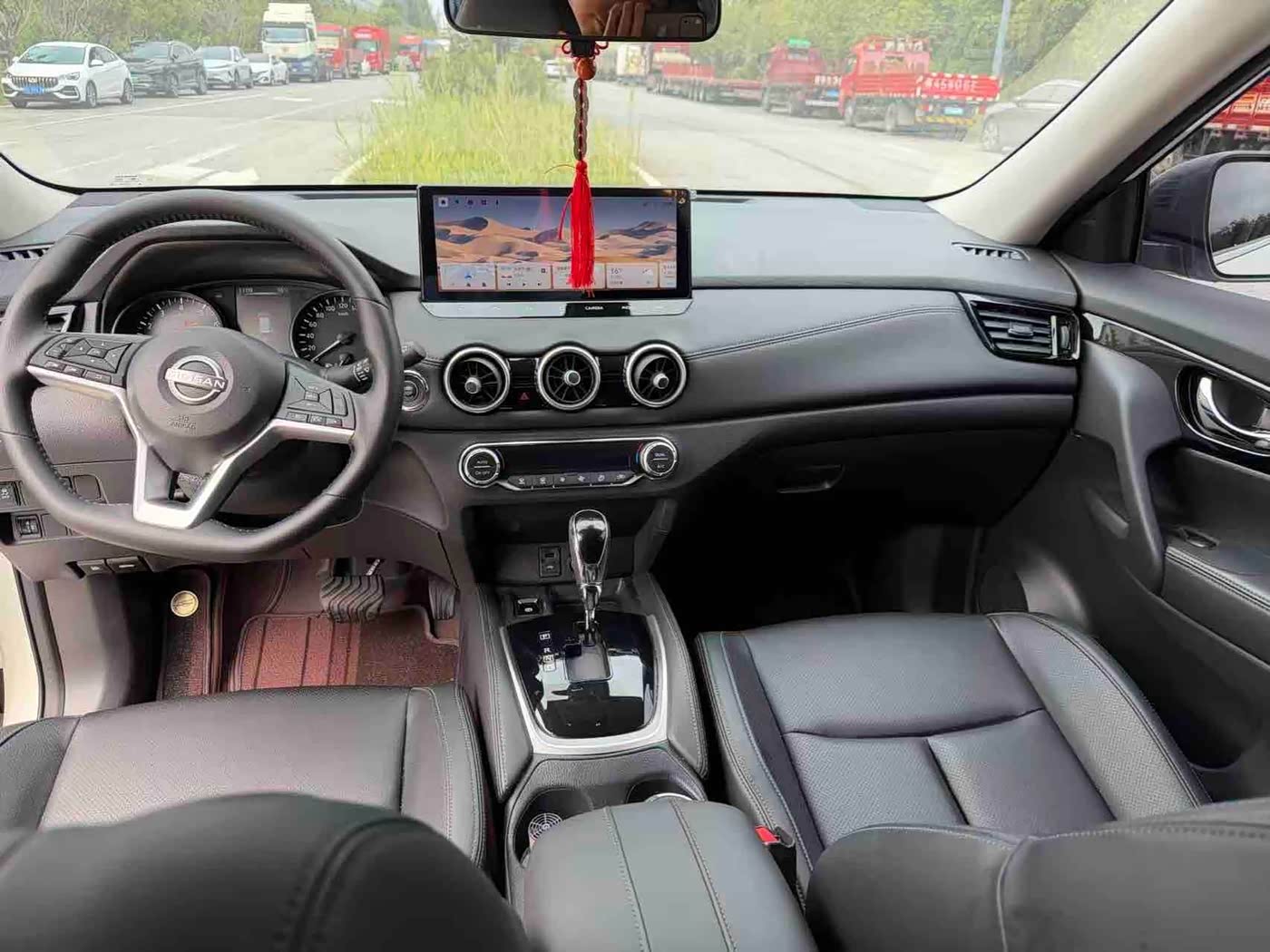 Nissan X-Trail 2.0 л 2026 г. Белый, пробег 10000 км