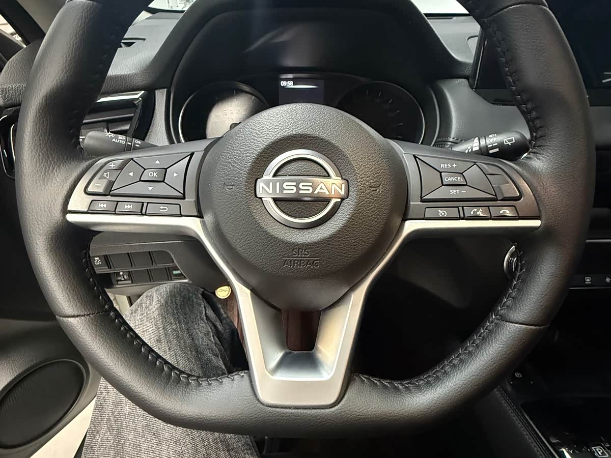 Nissan X-Trail 2.0 л 2026 г. Белый, пробег 10000 км