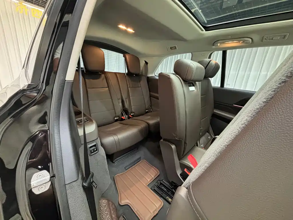 Mercedes-Benz GLS — миниатюра 11