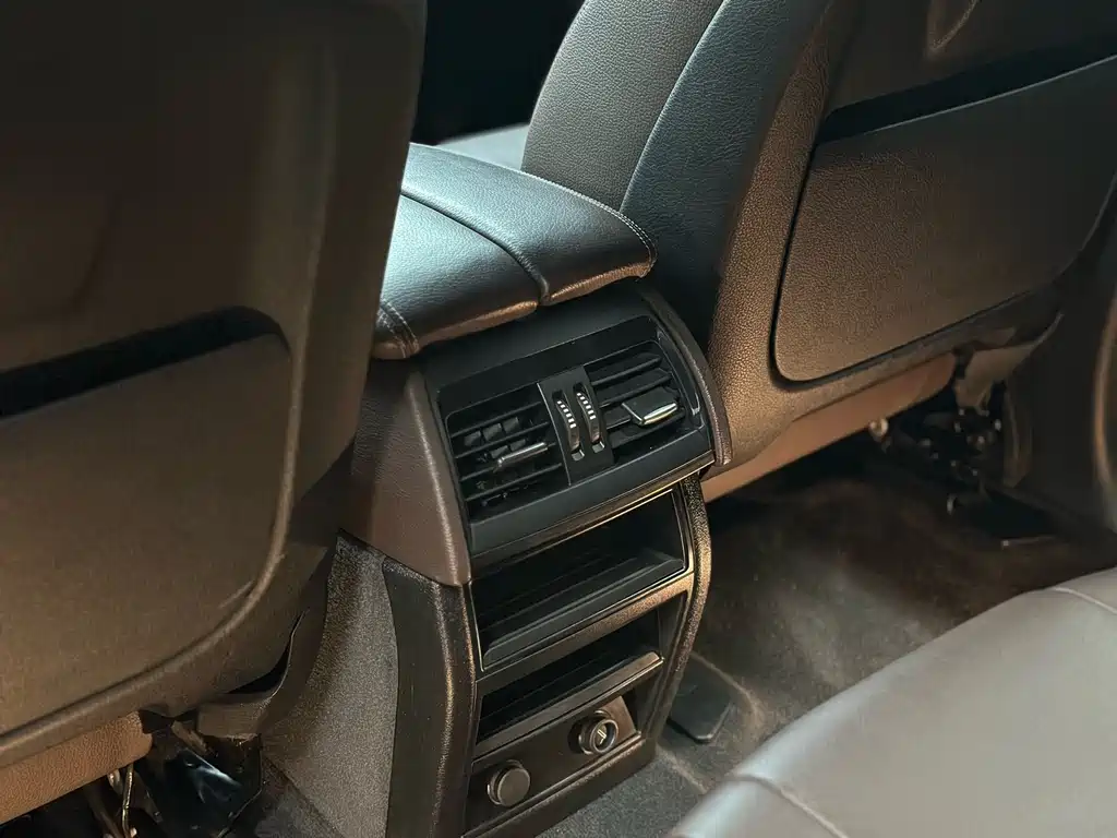 BMW X5 (Import) — миниатюра 13