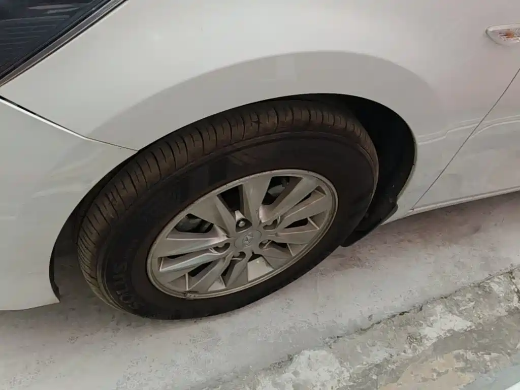Hyundai Elantra — миниатюра 23