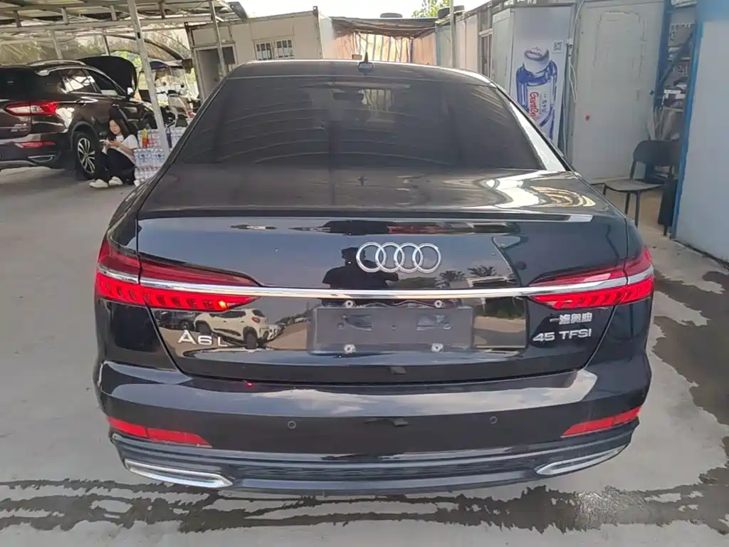 Audi A6L 2022 40 TFSI Luxury