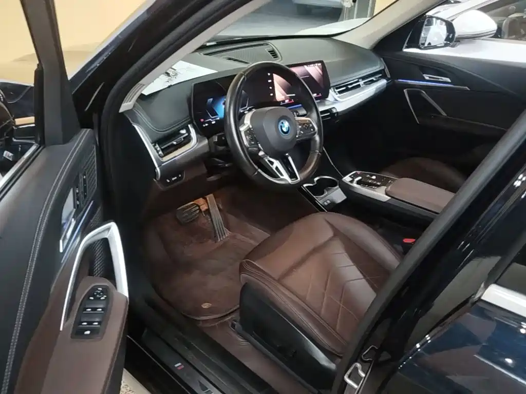 BMW iX1 — миниатюра 16