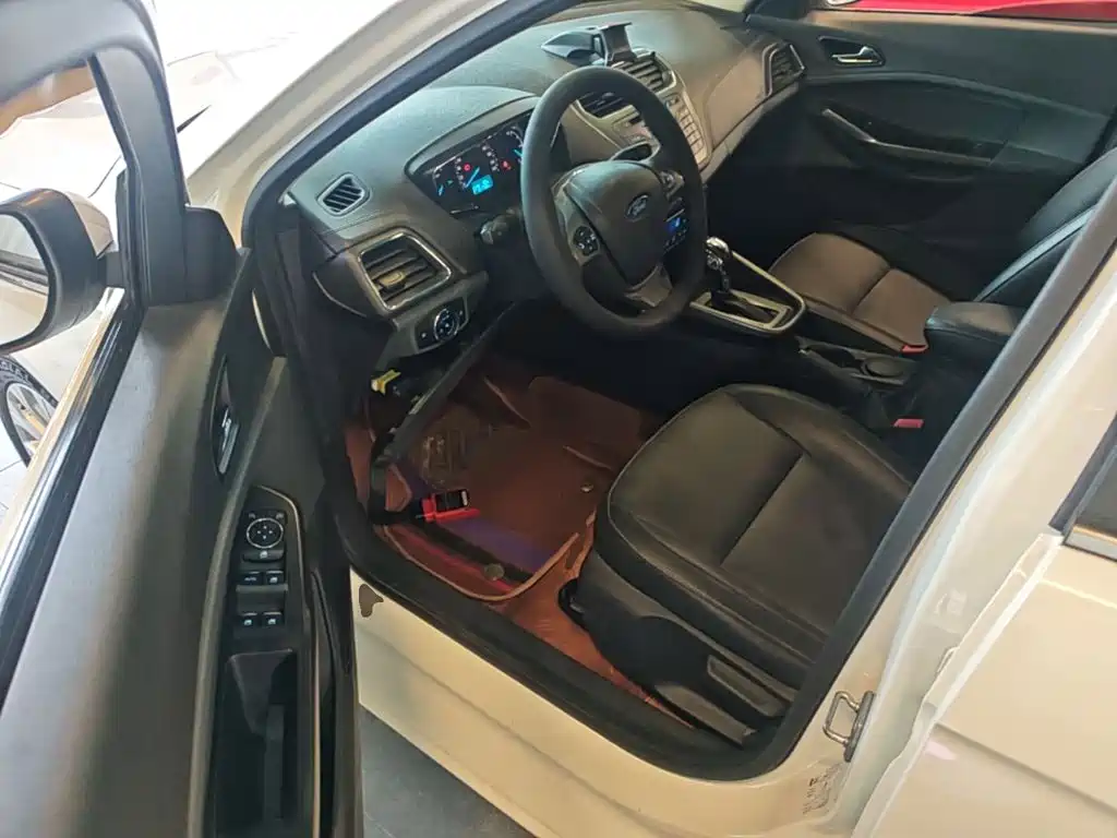 Ford Escort — миниатюра 16