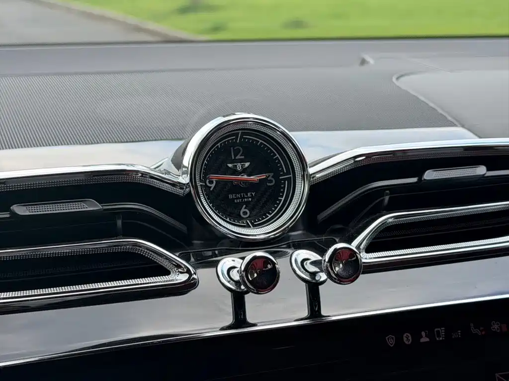 Bentley Bentayga — миниатюра 26