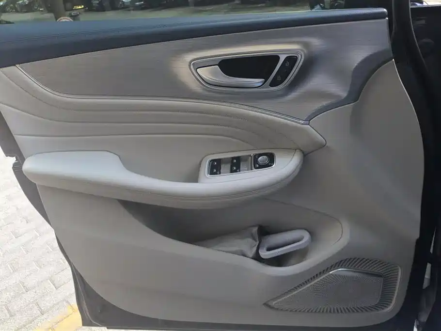 Roewe iMAX8 2022 400TGI