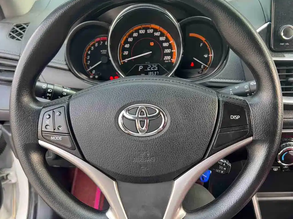 Toyota Yaris L — миниатюра 10