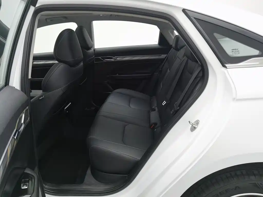 Geely L HiP — миниатюра 15