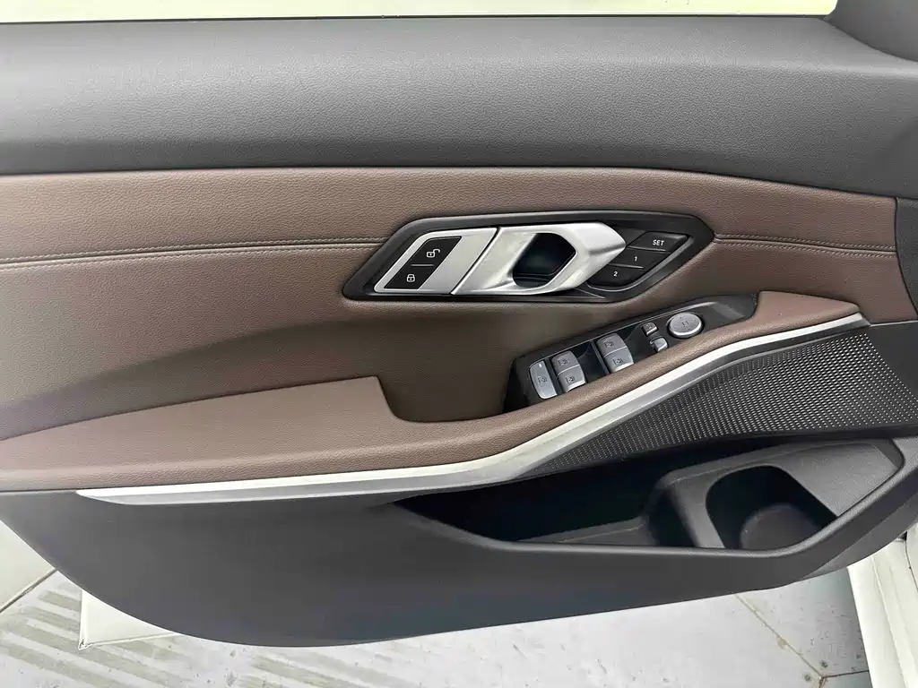 BMW 3 Series — миниатюра 10