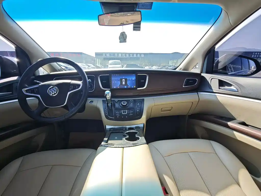 Buick GL8 — миниатюра 9