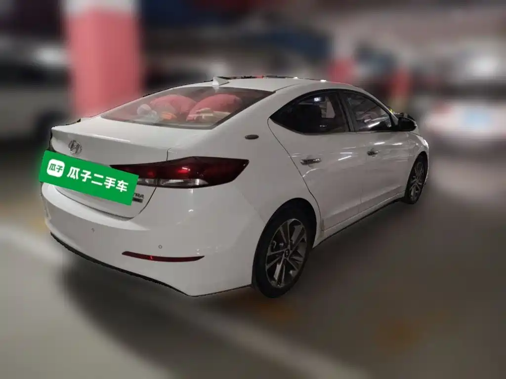Hyundai Elantra — миниатюра 6