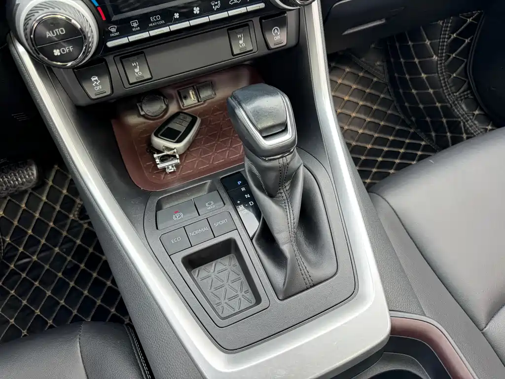 TOYOTA RAV4 RONGFANG