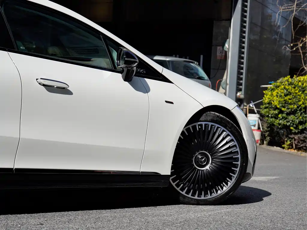 MERCEDES-BENZ EQS AMG