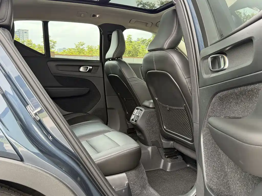 Volvo XC40 — миниатюра 12