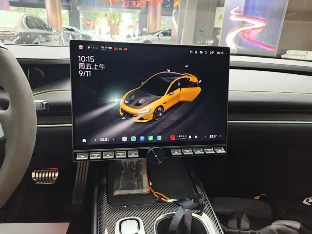 Xiaomi SU7 Ultra — миниатюра 13
