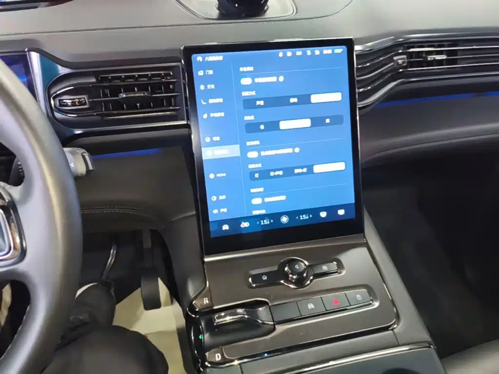 NIO ES6 — миниатюра 13