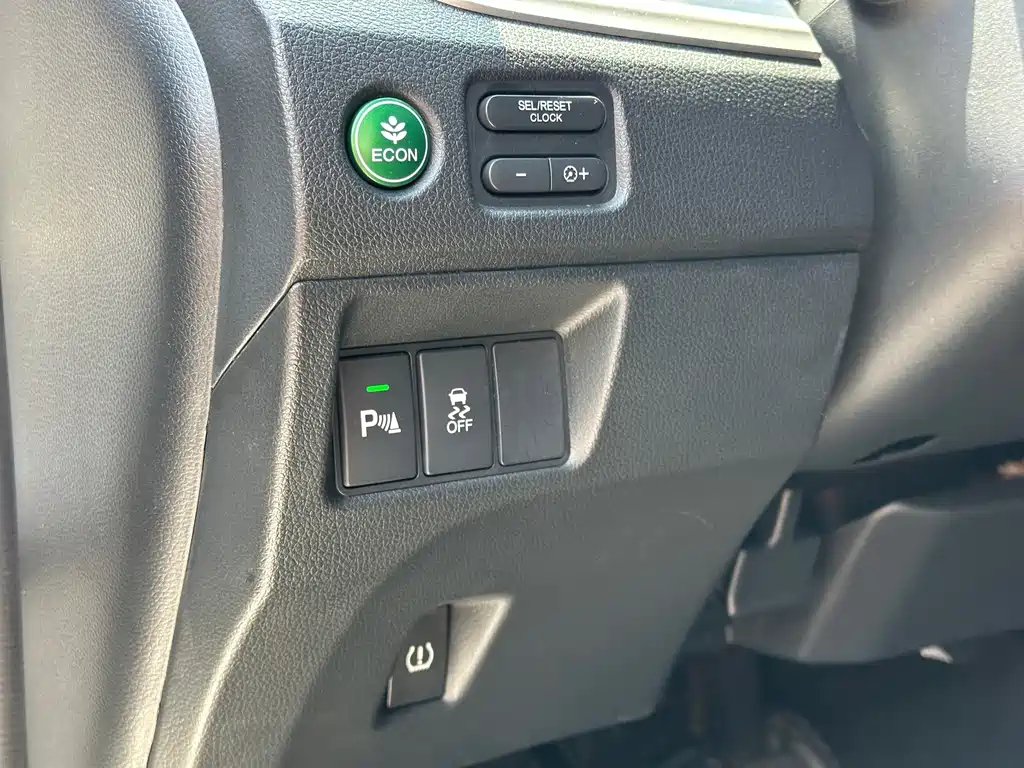 Honda Jade 1.8L CVT Luxury Premium Edition 5 seats, фото 15