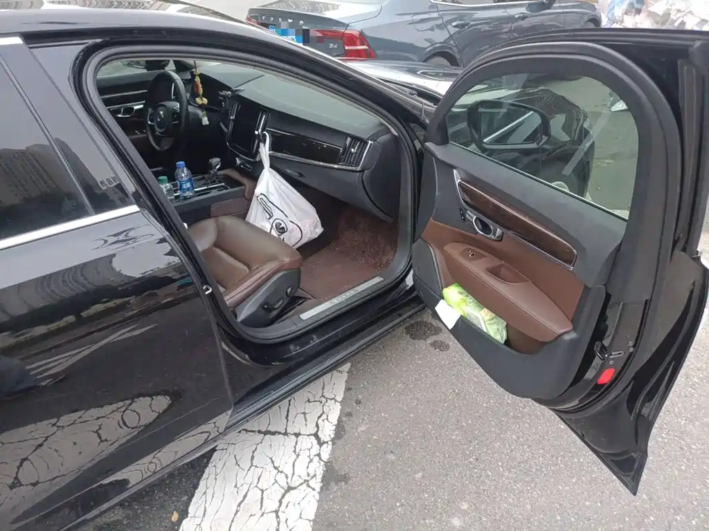 Volvo S90 — миниатюра 18