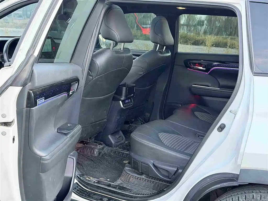 Toyota Crown Kluger — миниатюра 8