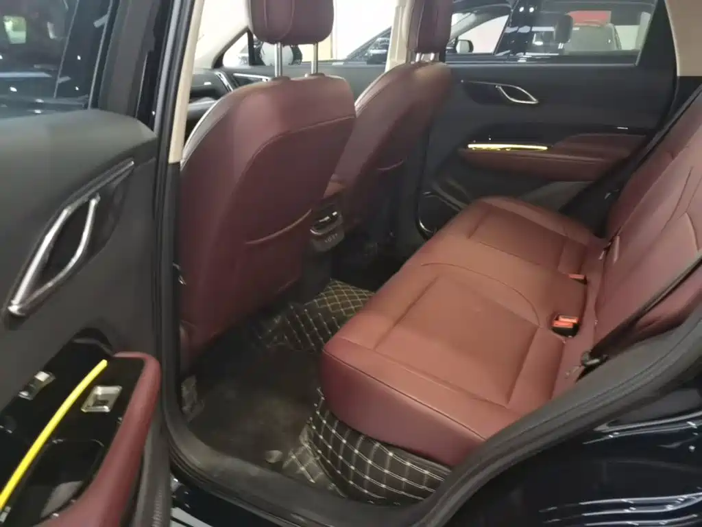 Hongqi Hongqi HS3 PHEV — миниатюра 17