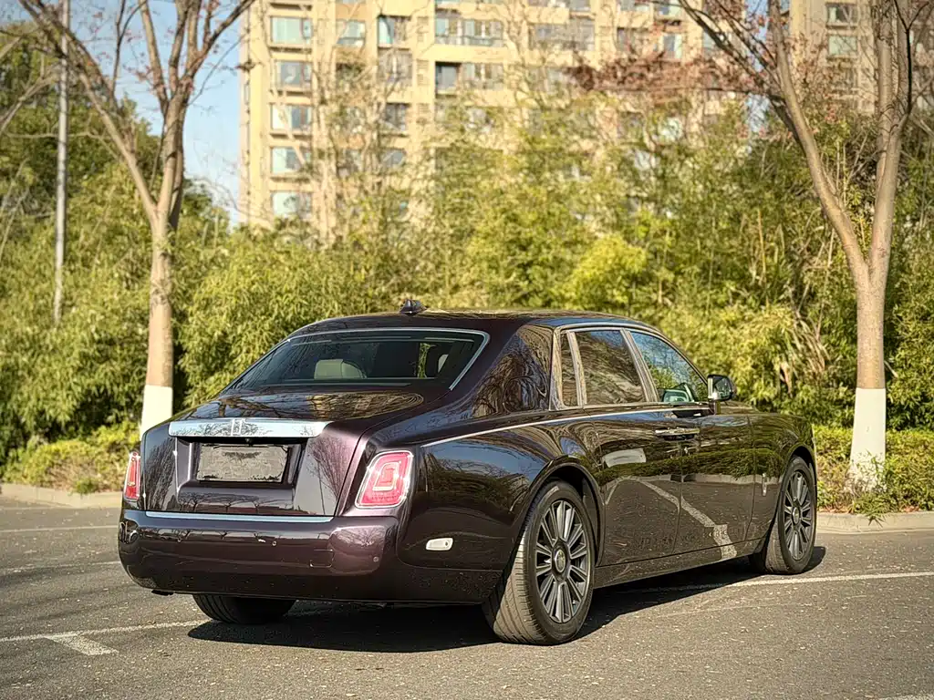 ROLLS-ROYCE PHANTOM