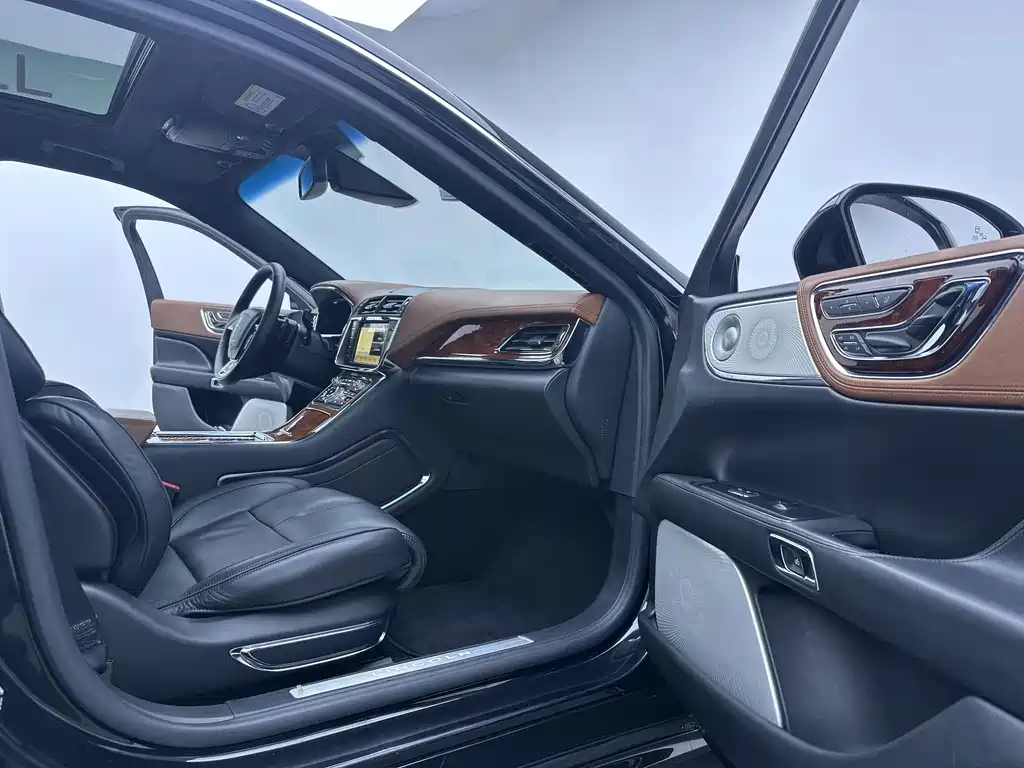 Lincoln Continental — миниатюра 24