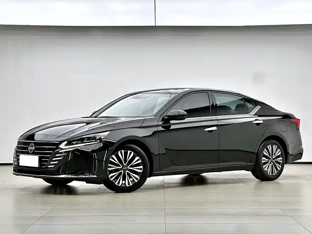 NISSAN TEANA 2023