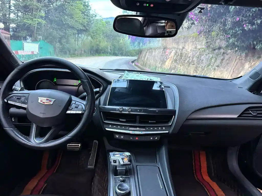 Cadillac CT5 — миниатюра 5