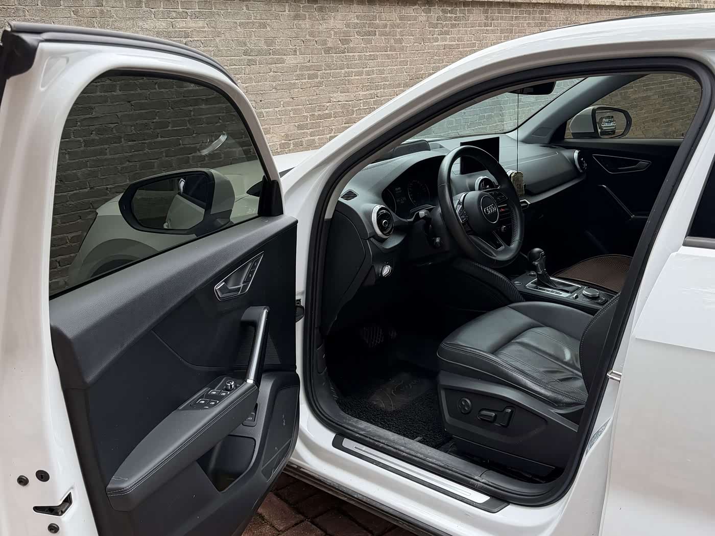 Audi Q2L 1.4 л 2022 г. Белый, пробег 49000 км