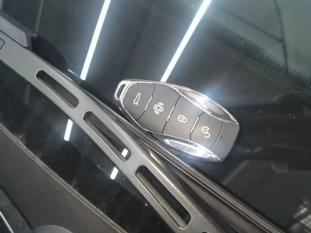 Hongqi Hongqi H5 PHEV — миниатюра 9