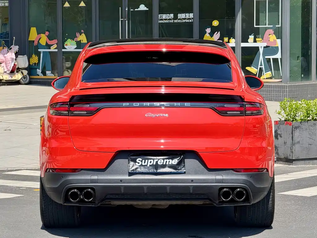 Porsche Cayenne — миниатюра 9