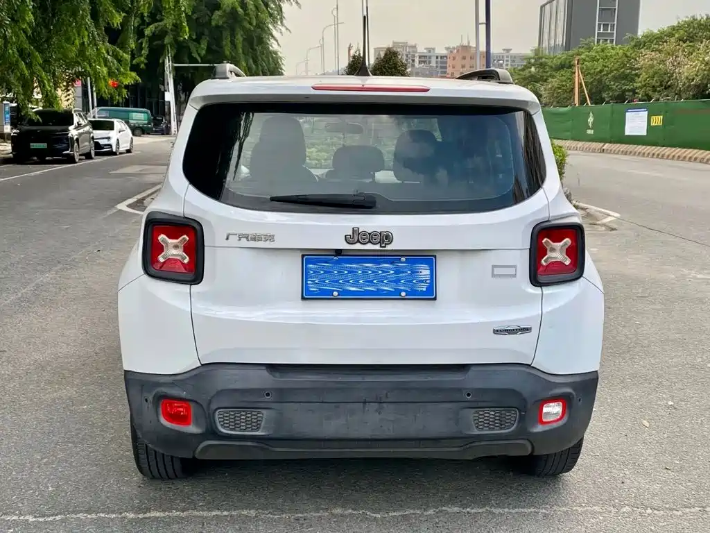 Jeep Renegade — миниатюра 7