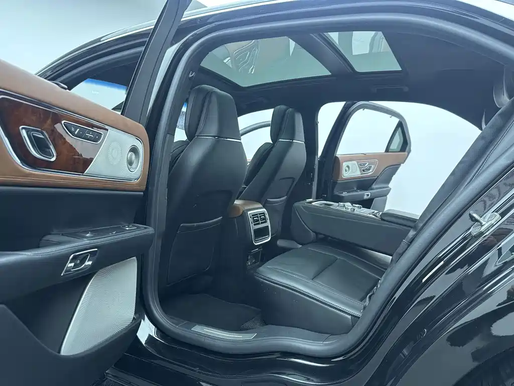 Lincoln Continental — миниатюра 14